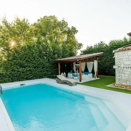 Crown Aphrodite With Private Pool Villa *