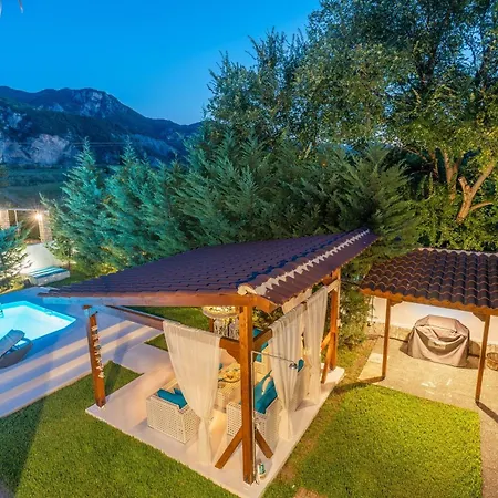 Villa Crown Aphrodite With Private Pool Kamena Vourla